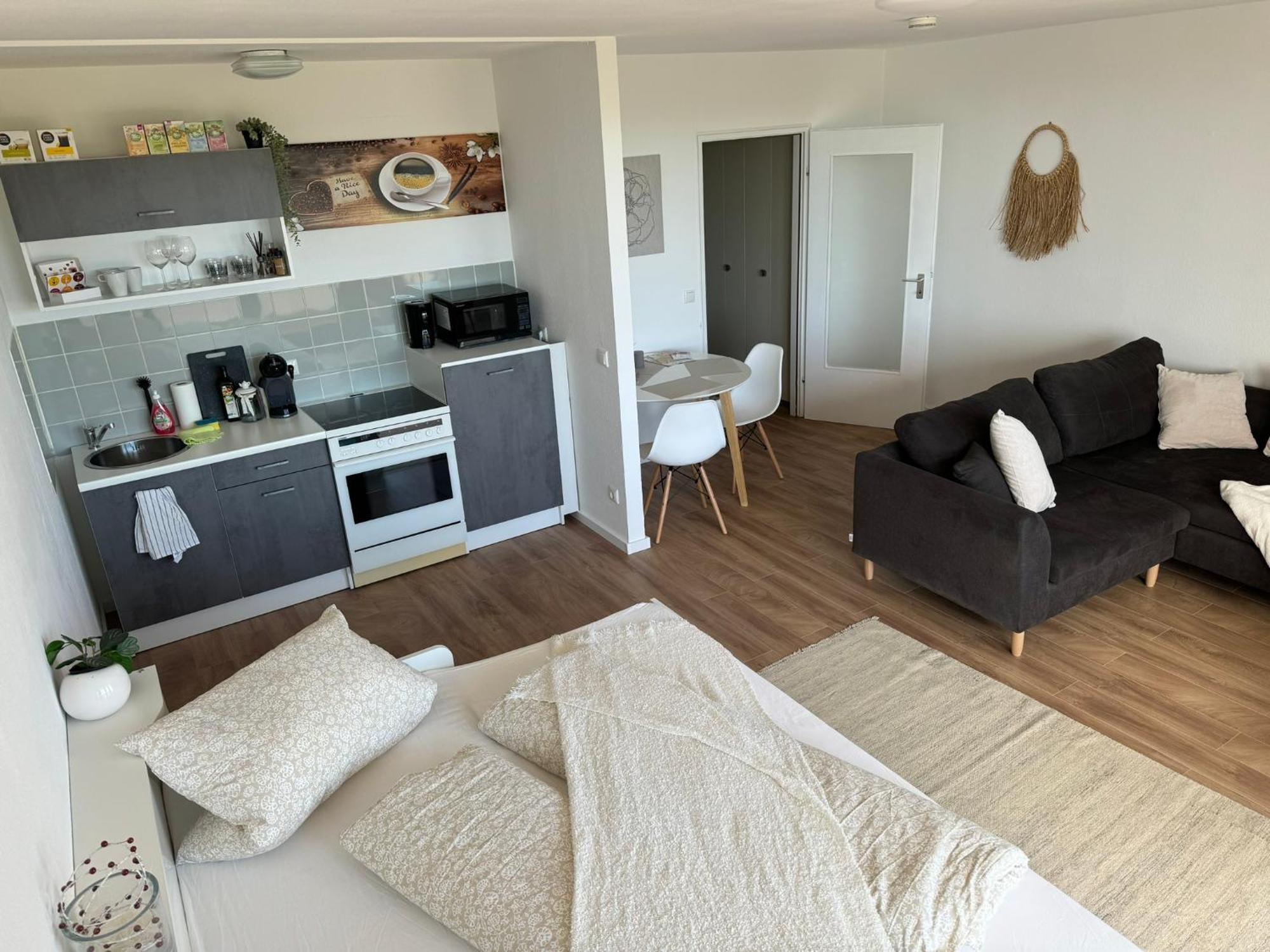 1 Zimmer Wohnung Mit Balkon Und Kueche Байройт Экстерьер фото